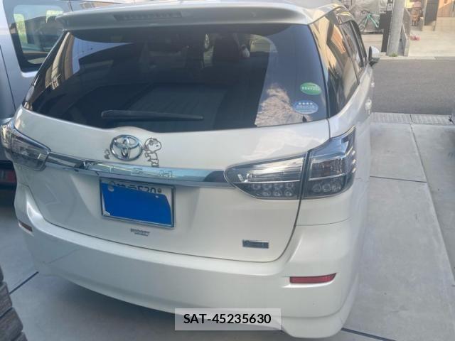 Toyota WISH 2013-06 8564175-2