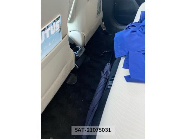 Toyota WISH 2012-02 8629905-14
