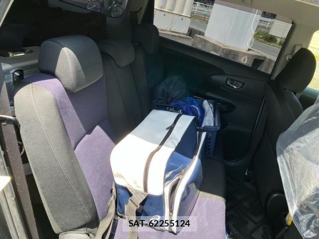 Toyota WISH 2015-11 8629900-10