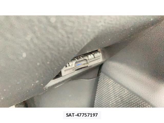Toyota WISH 2011-08 8662547-17