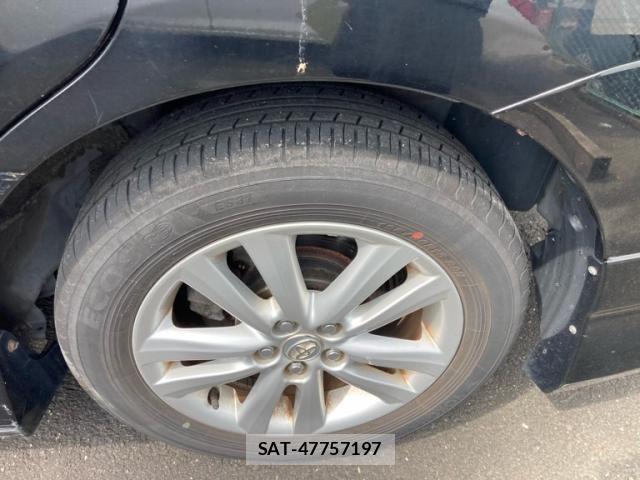 Toyota WISH 2011-08 8662547-4