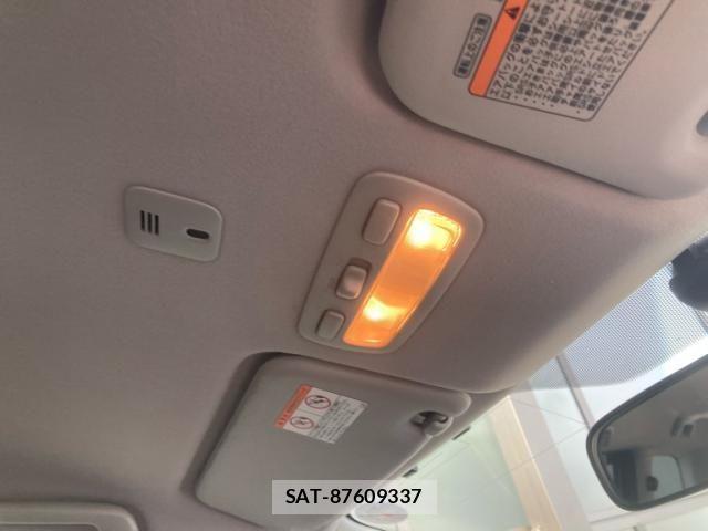 Toyota WISH 2007-04 8667191-18