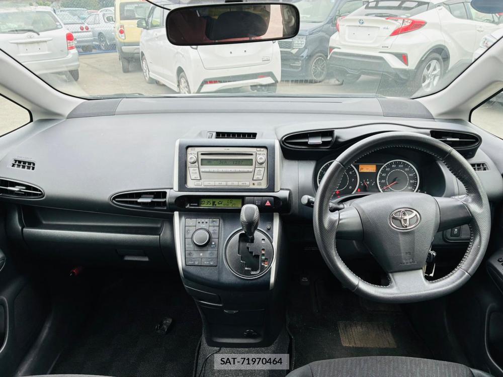 Toyota WISH 2010-08 8252228-12
