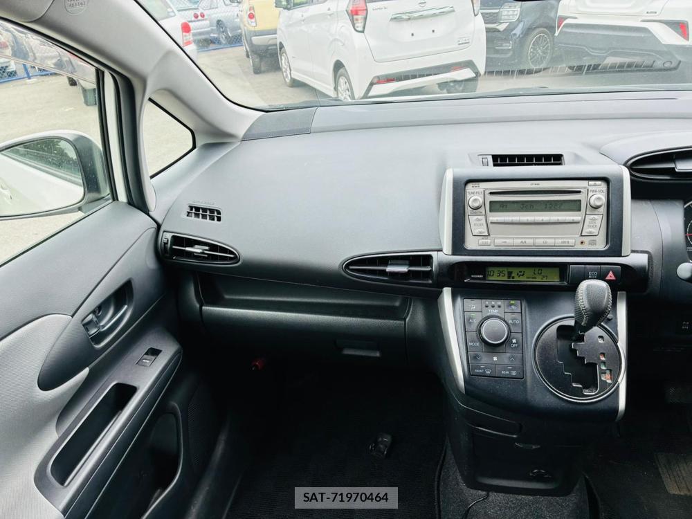 Toyota WISH 2010-08 8252228-17