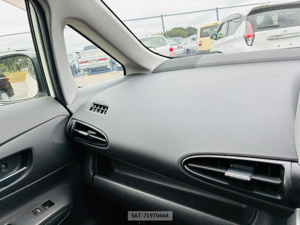 Toyota WISH 2010-08 8252228-18