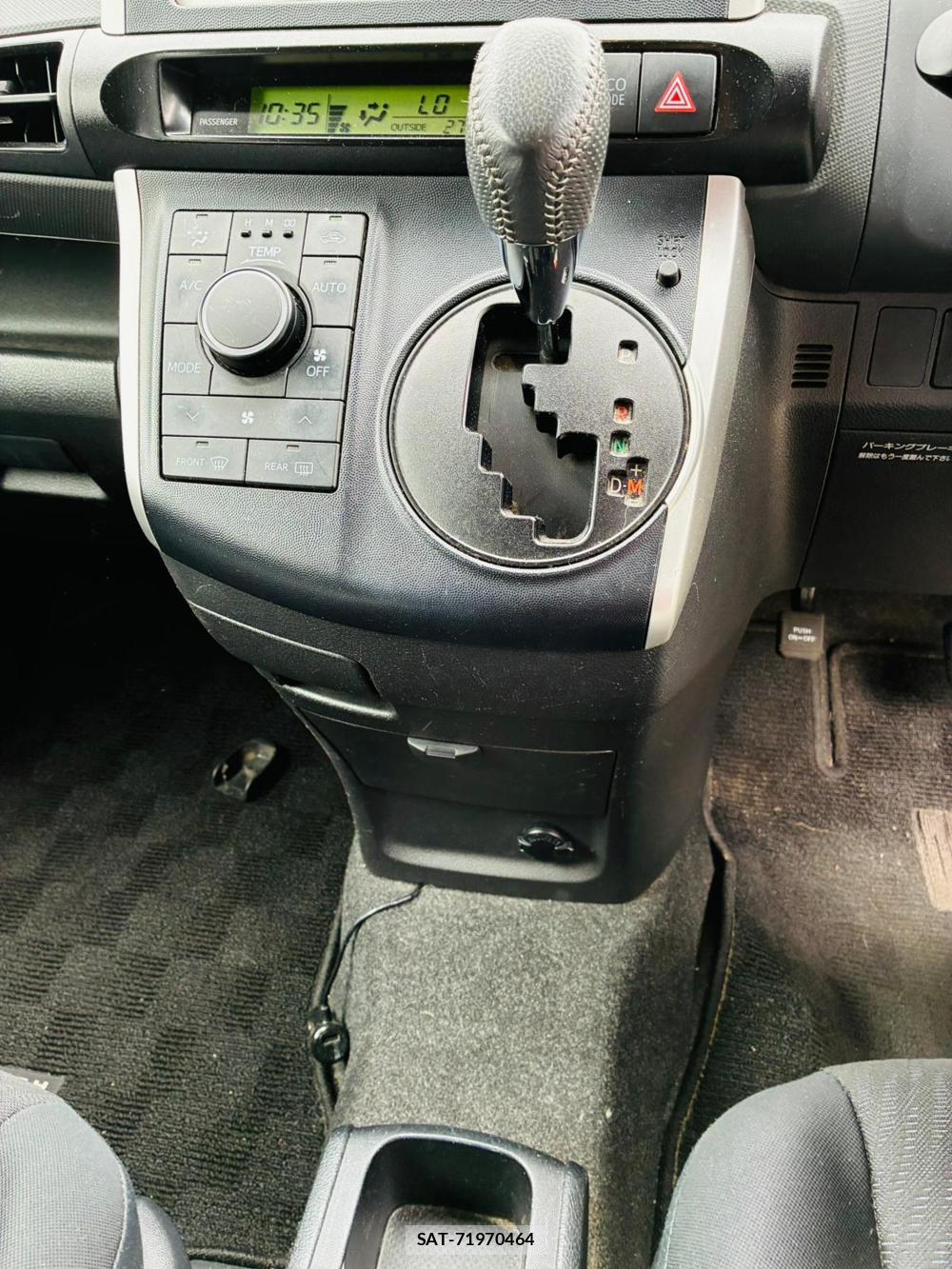 Toyota WISH 2010-08 8252228-20