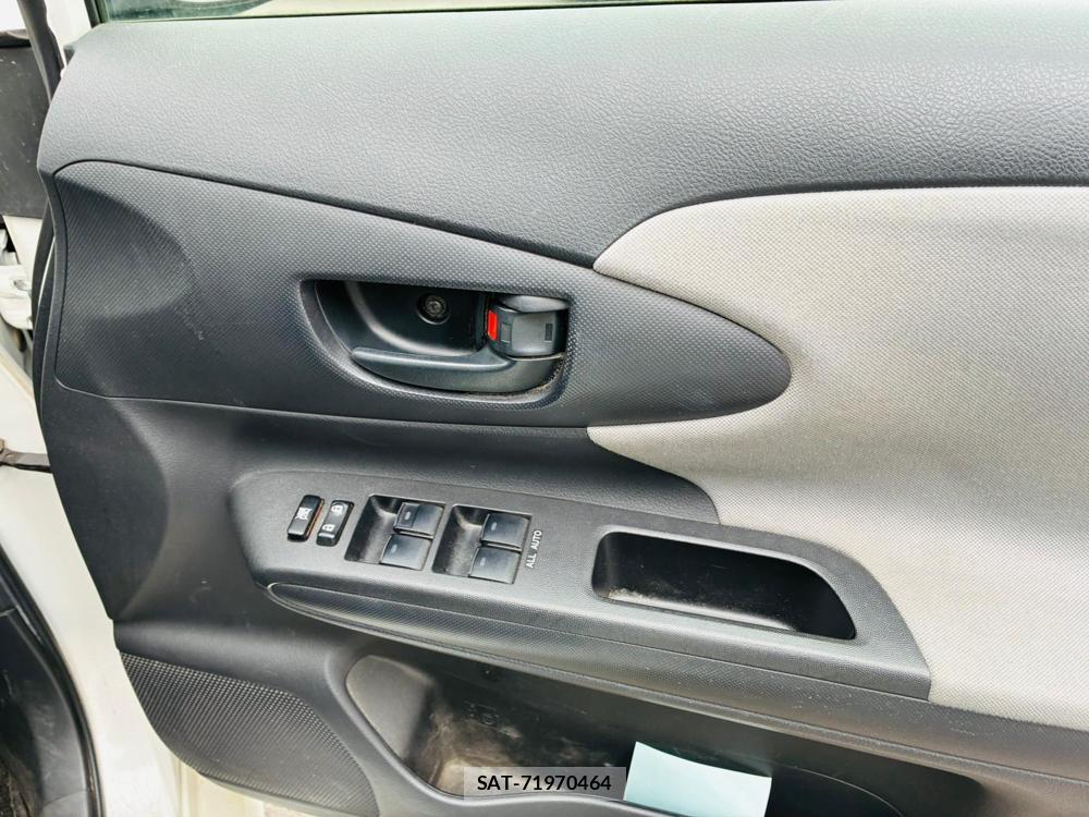 Toyota WISH 2010-08 8252228-21