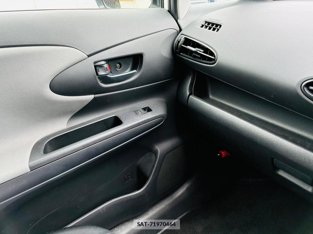 Toyota WISH 2010-08 8252228-22