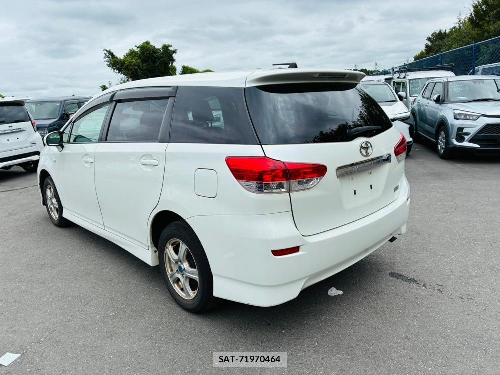 Toyota WISH 2010-08 8252228-2