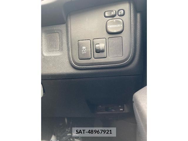 Toyota WISH 2014-11 8686964-14