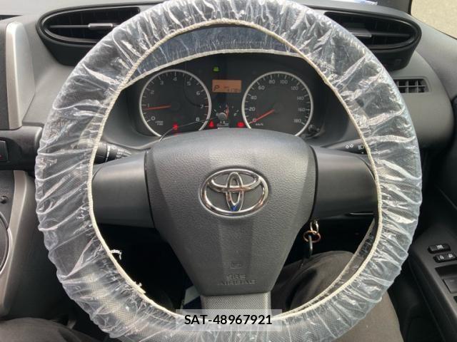 Toyota WISH 2014-11 8686964-15