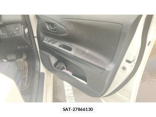 Toyota WISH 2013-05 8746985-9