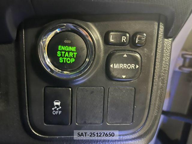 Toyota WISH 2014-02 8797984-17