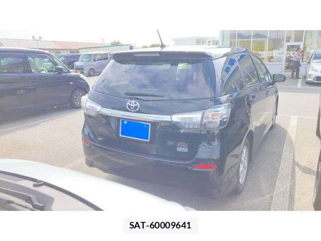 Toyota WISH 2017-04 8832617-9