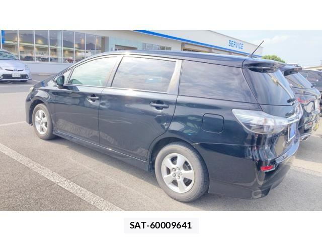 Toyota WISH 2017-04 8832617-10