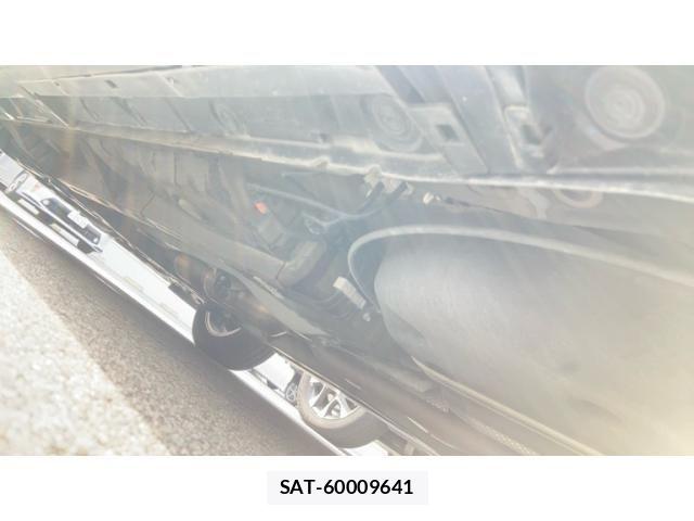 Toyota WISH 2017-04 8832617-12