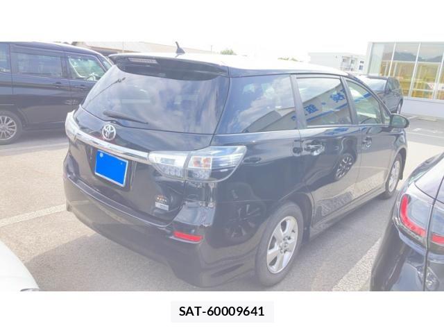 Toyota WISH 2017-04 8832617-8