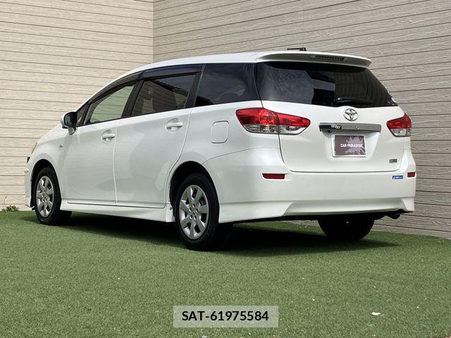 Toyota WISH 2011-02 8832619-15