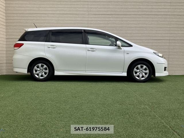Toyota WISH 2011-02 8832619-18