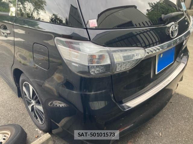 Toyota WISH 2013-10 8883065-9