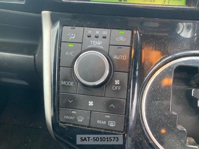 Toyota WISH 2013-10 8883065-16