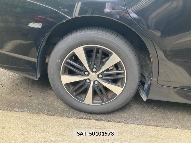 Toyota WISH 2013-10 8883065-4
