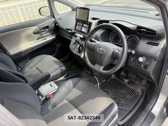 Toyota WISH 2009-10 8883064-9
