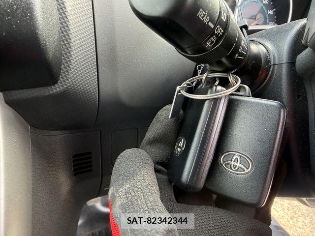 Toyota WISH 2009-10 8883064-12