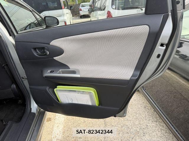 Toyota WISH 2009-10 8883064-18