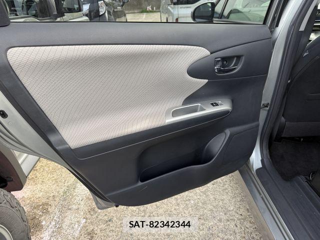 Toyota WISH 2009-10 8883064-19