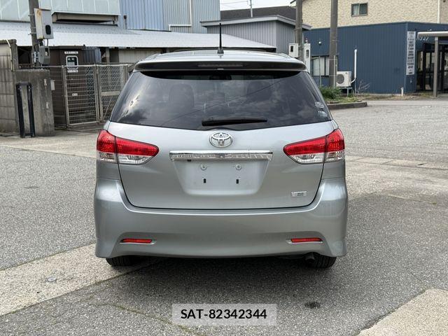 Toyota WISH 2009-10 8883064-3