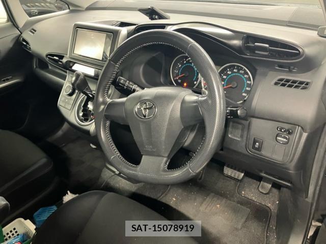 Toyota WISH 2010-01 8884643-12