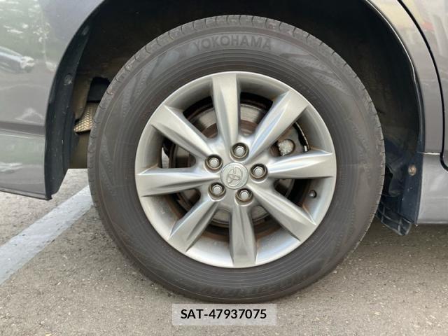 Toyota WISH 2013-06 7021935-8
