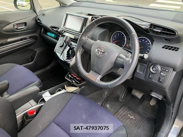 Toyota WISH 2013-06 7021935-10