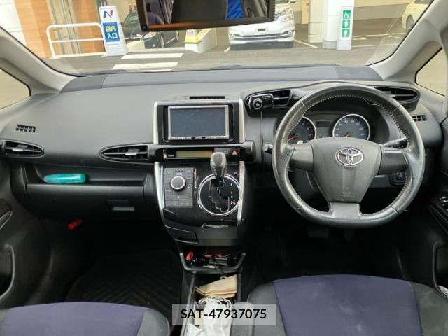 Toyota WISH 2013-06 7021935-11