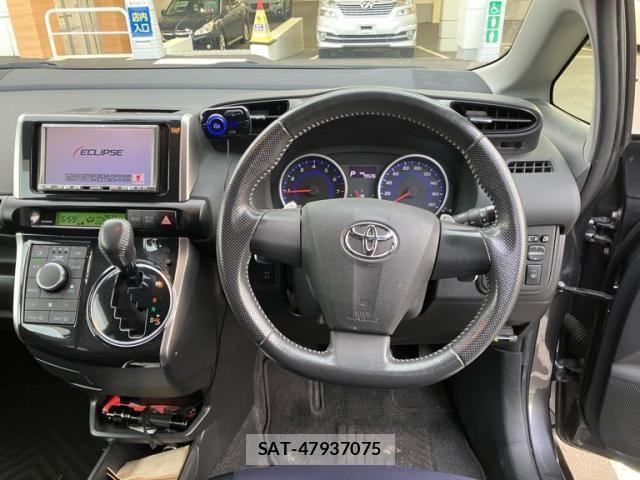 Toyota WISH 2013-06 7021935-12