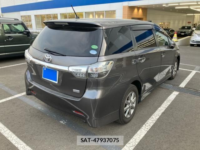 Toyota WISH 2013-06 7021935-2