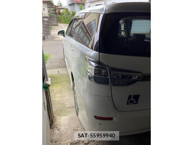 Toyota WISH 2014-03 7061483-5