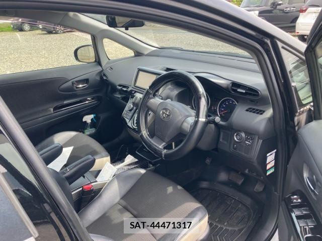 Toyota WISH 2016-09 7227465-15