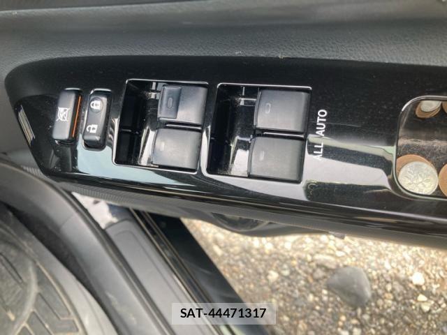 Toyota WISH 2016-09 7227465-16