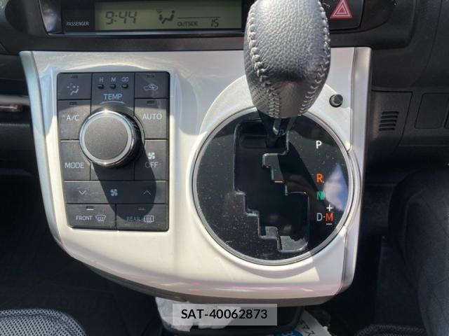 Toyota WISH 2014-05 7331379-18