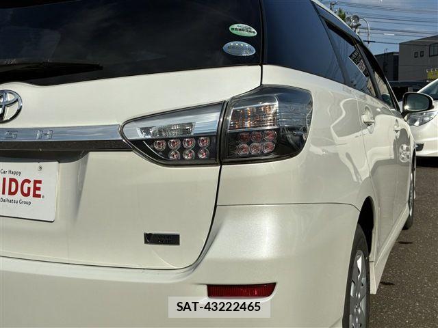 Toyota WISH 2017-03 7458981-9