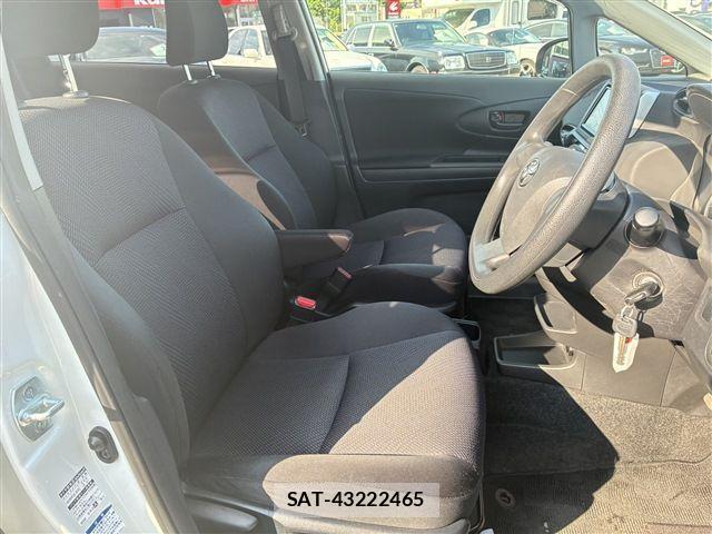 Toyota WISH 2017-03 7458981-12