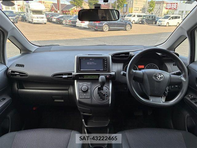 Toyota WISH 2017-03 7458981-21