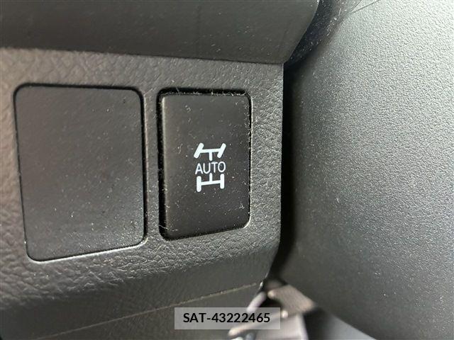 Toyota WISH 2017-03 7458981-28