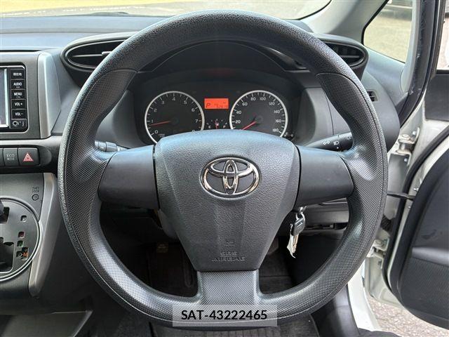 Toyota WISH 2017-03 7458981-29