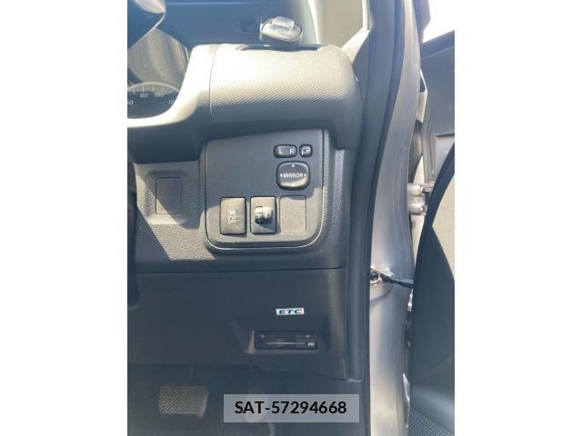 Toyota WISH 2013-08 7790678-11