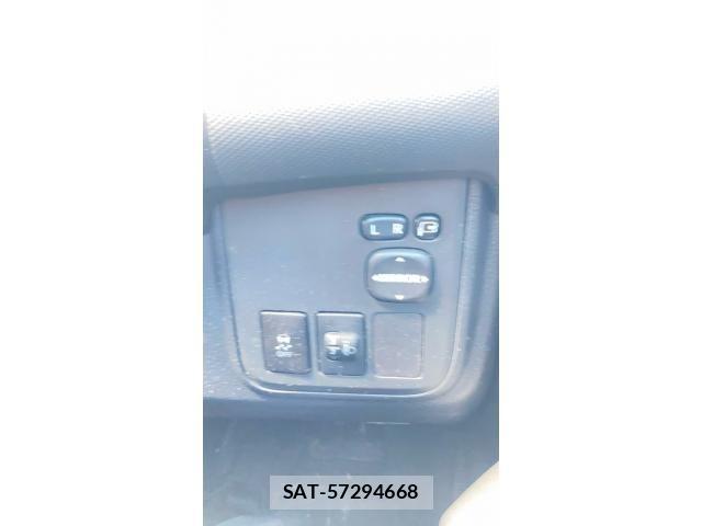 Toyota WISH 2013-08 7790678-27