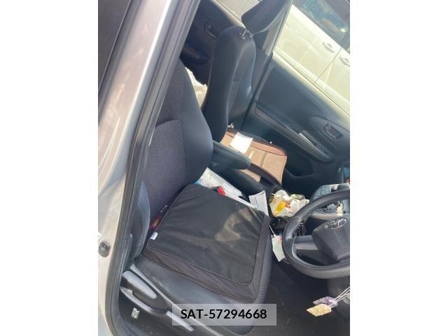 Toyota WISH 2013-08 7790678-7