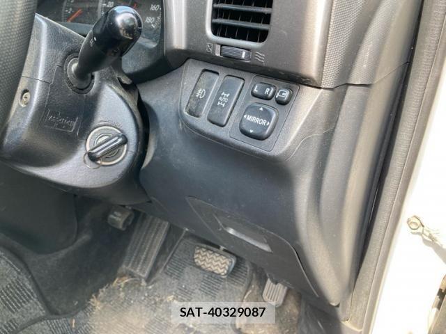 Toyota WISH 2003-11 7880657-13